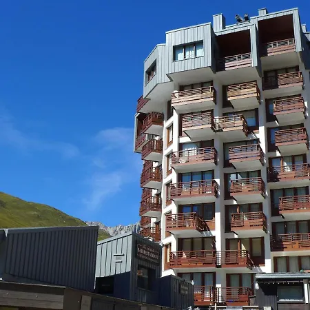 Apartment Le Curling B - Val Claret-38 By Interhome *